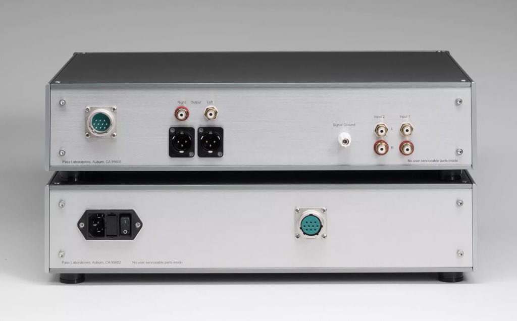 Vue arrière des deux coffrets du préampli Phono Pass XP27